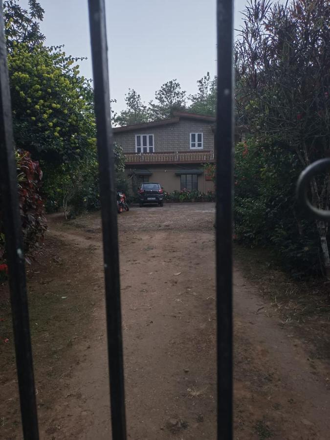 Hill Side Estate Apartamento Madikeri Exterior foto
