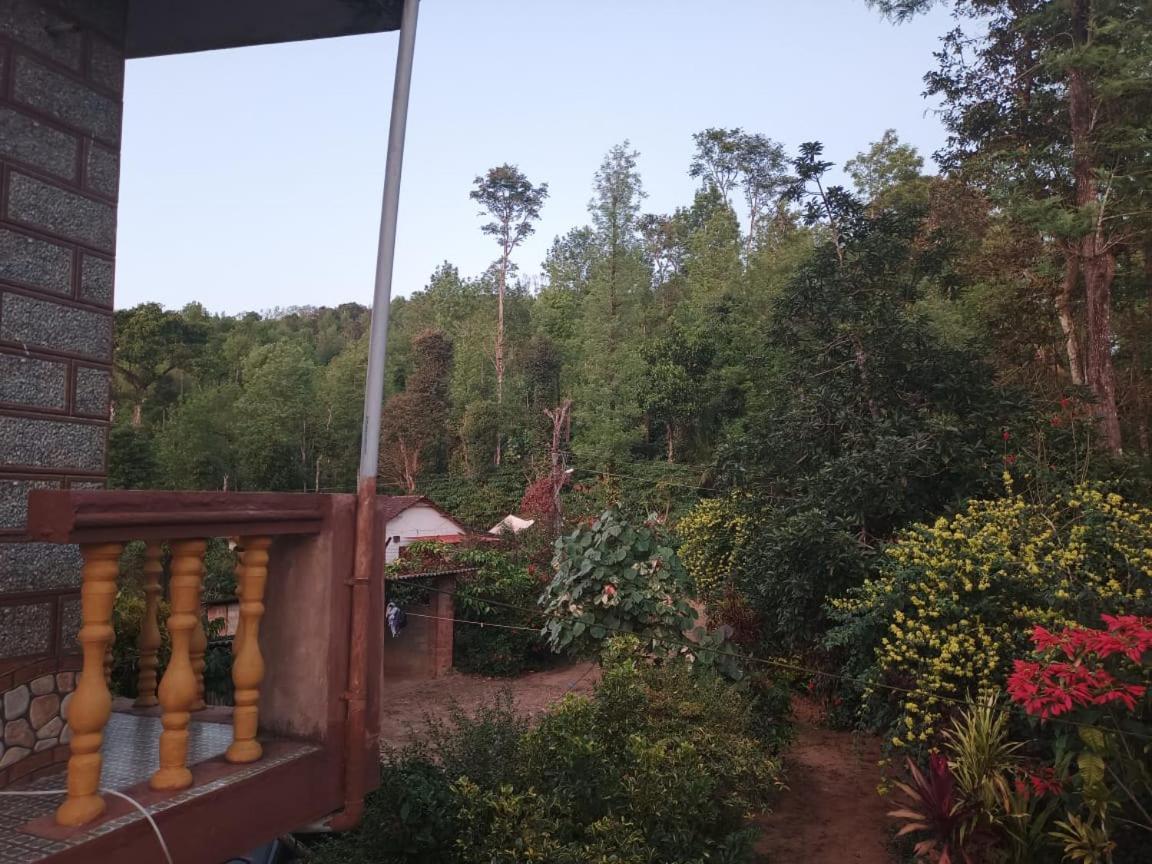 Hill Side Estate Apartamento Madikeri Exterior foto