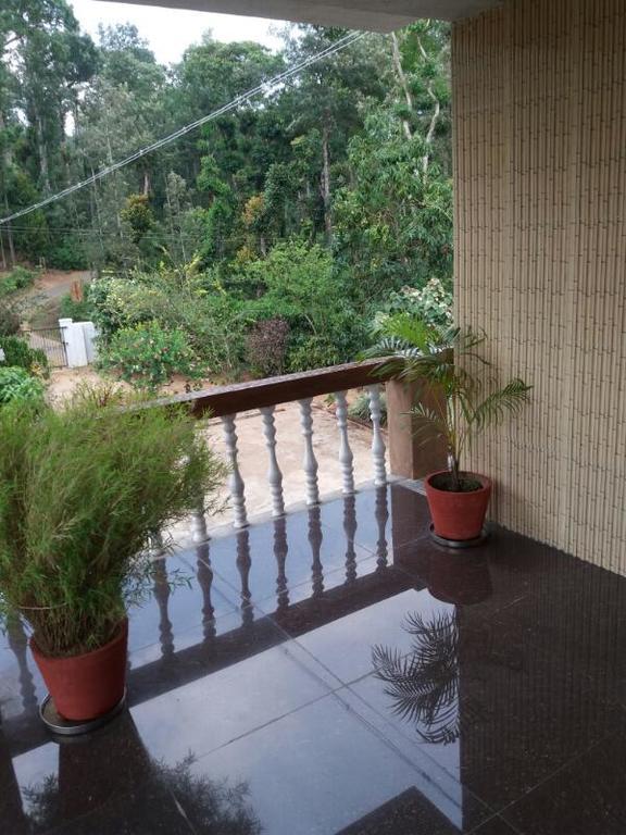 Hill Side Estate Apartamento Madikeri Exterior foto